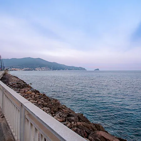 20 Meters From The Sea - Parking Spot And Breathtaking View Appartamento *