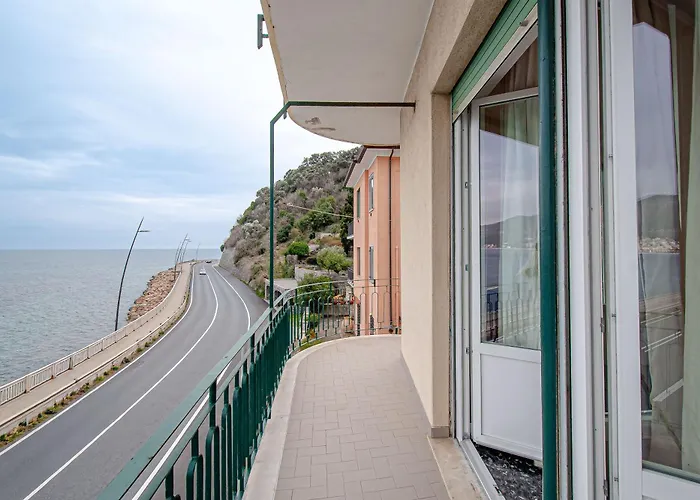 20 Meters From The Sea - Parking Spot And Breathtaking View *