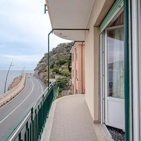 20 Meters From The Sea - Parking Spot And Breathtaking View *